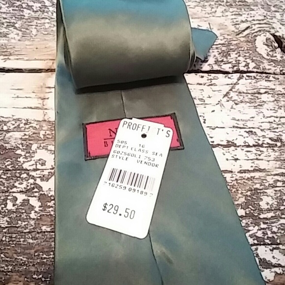 NWT Bill Blass tie - Picture 3 of 3